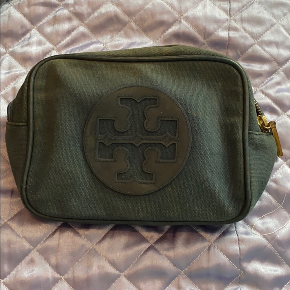 Preowned blue Tory Burch cosmetic case
